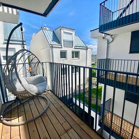 Modern Apartment With Balcony & Free Parking - Nearby Metro Βιέννη Εξωτερικό φωτογραφία