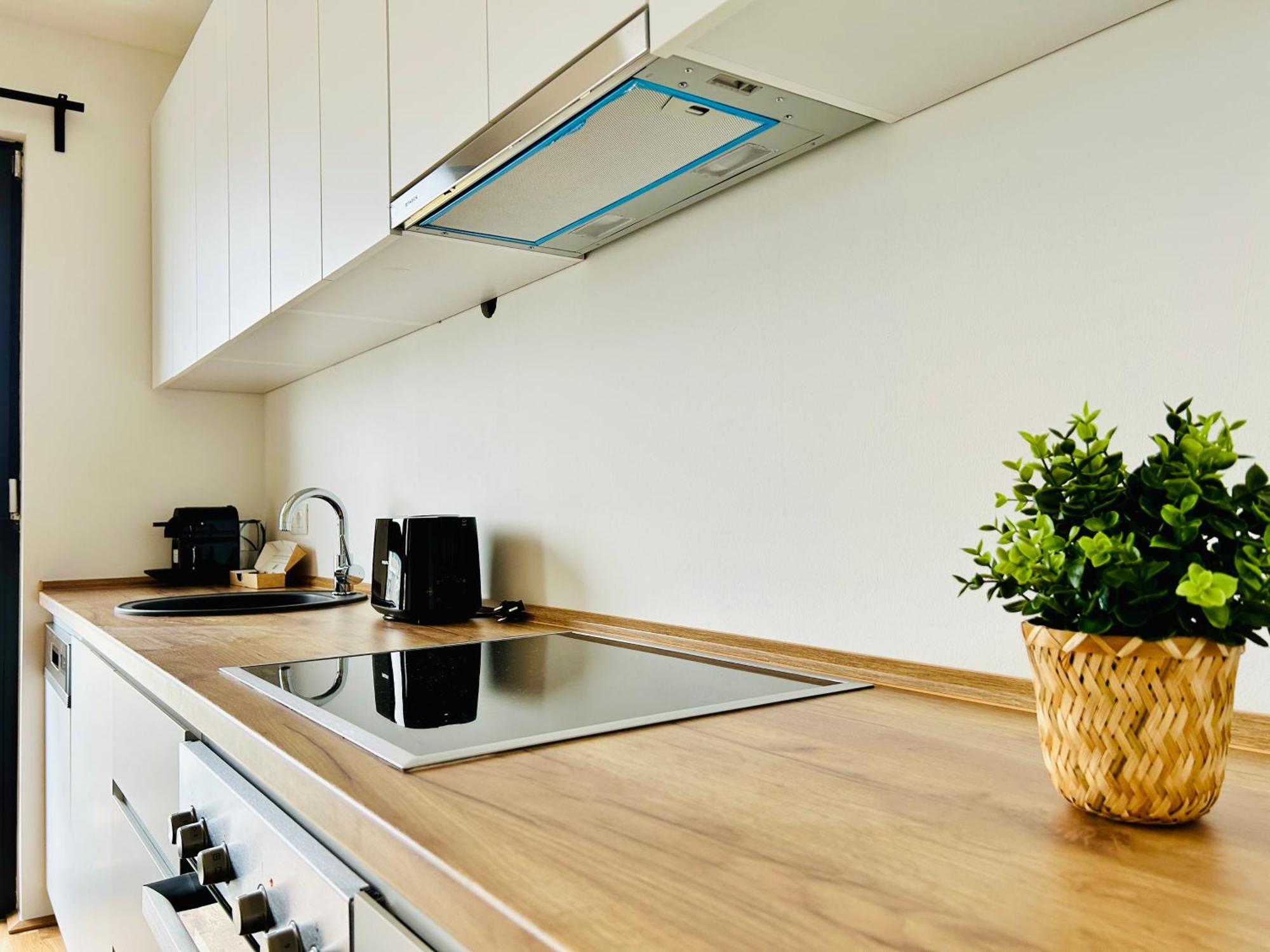 Modern Apartment With Balcony & Free Parking - Nearby Metro Βιέννη Εξωτερικό φωτογραφία