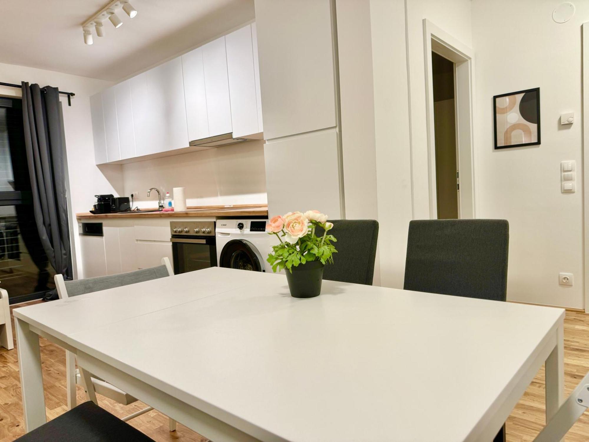 Modern Apartment With Balcony & Free Parking - Nearby Metro Βιέννη Εξωτερικό φωτογραφία